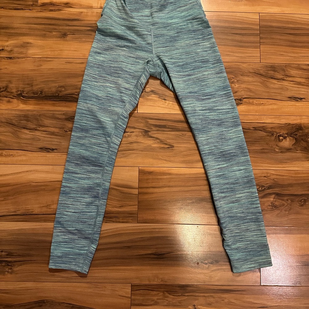 LULULEMON Womens Size US 4 Green / White striped Cropped Leggings